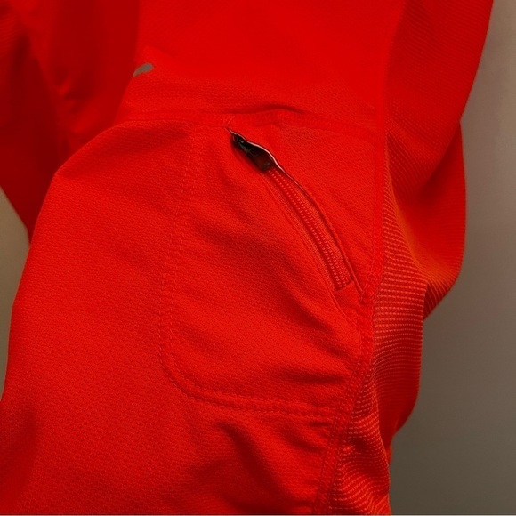 Nike Women’s Dri-Fit Quarter Zip Tank - Picture 6 of 6